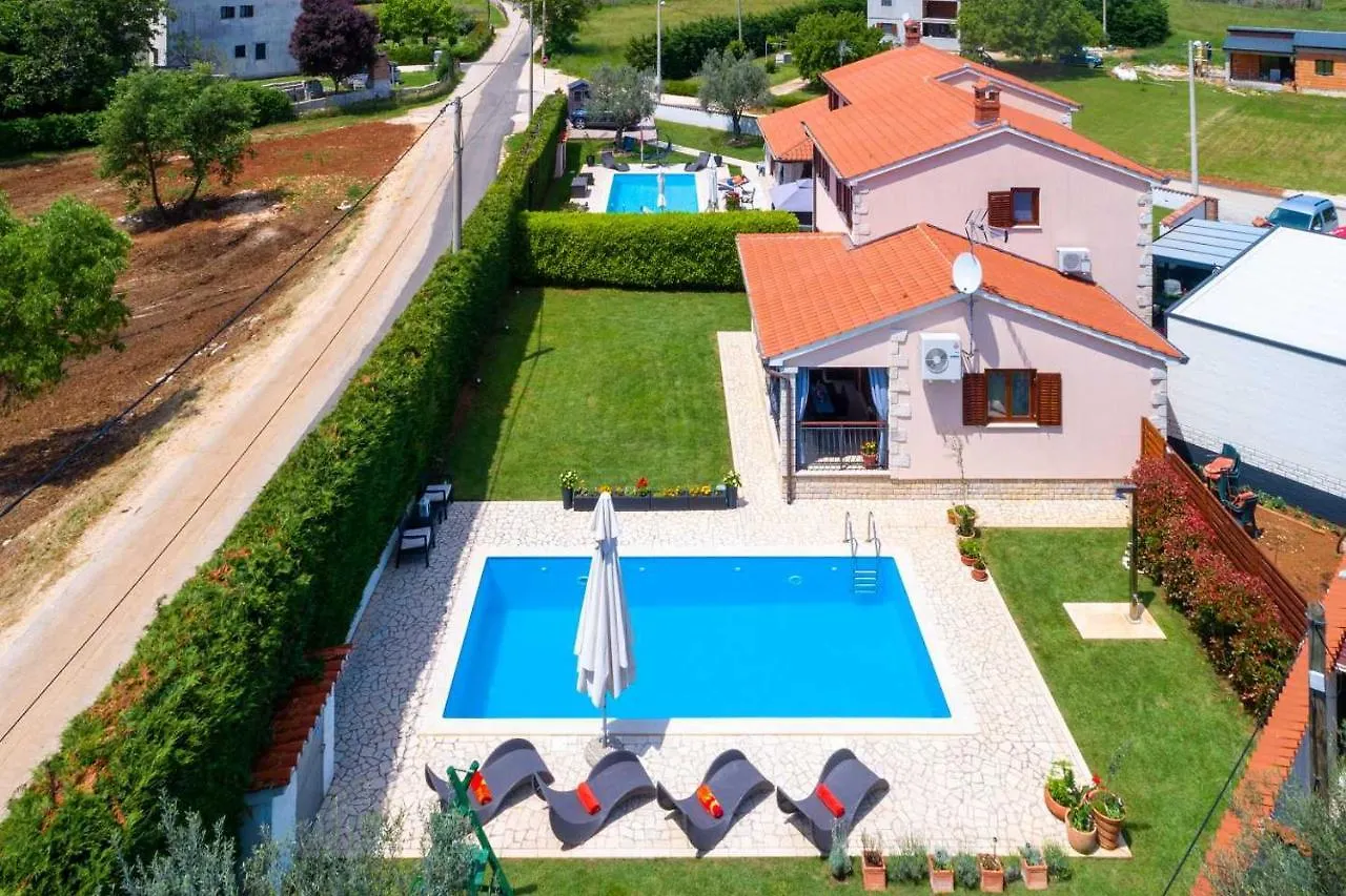 Holiday home Villa Mia & Iva Dracevac